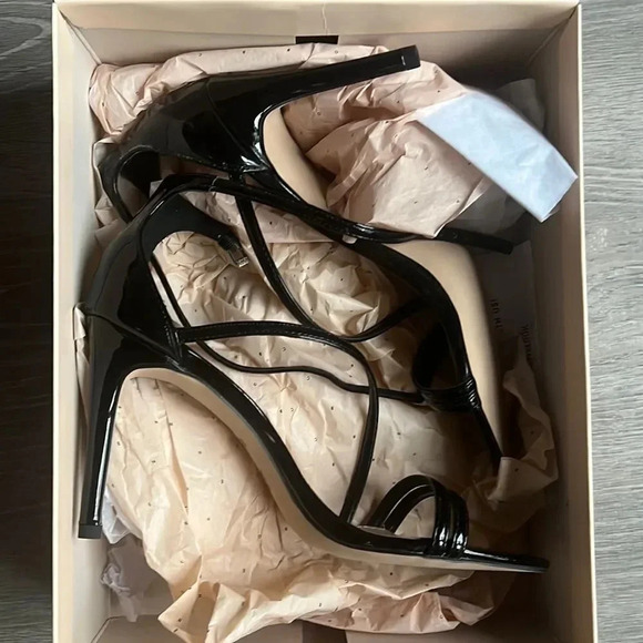 NEW BCBGeneration Isabel Ankle Strap patent leather Sandal - Picture 2 of 4